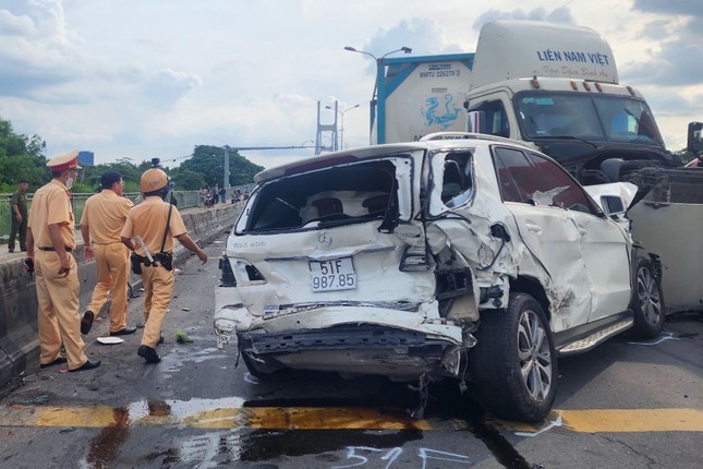 Tai nạn liên hoàn trên cầu Phú Mỹ Bắt tạm giam tài xế xe tải